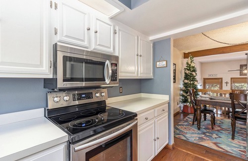 Fall River Estates House | Deer Mountain Retreat near RMNP! #3206