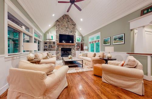 Glen Arbor House | Deer Park 15