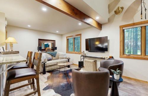 Bigfork House | Deer Pine Cabin