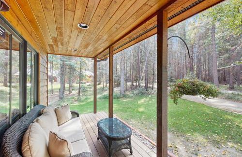 Bigfork House | Deer Pine Cabin