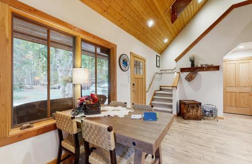 Bigfork House | Deer Pine Cabin
