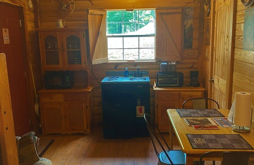 Mena Cabin | Deer Run is your perfect Mountaintop Cabin Equipped for Family Adventure!