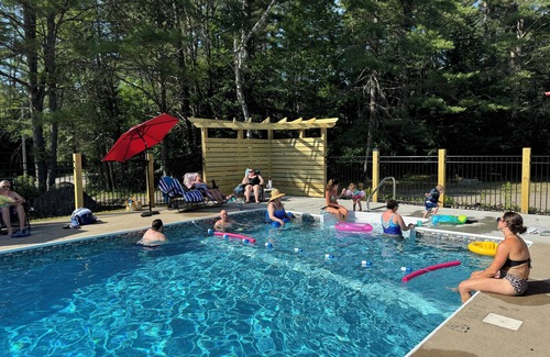 Chestertown Cabin | Deer Run, pool, steps from Loon Lake