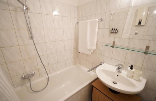 Großenbaum Apartment | Dein Flughafen Messe Appartment nahe Düsseldorf 1
