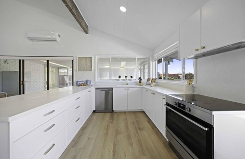 Port Macquarie House | Deja Bleu - family home with private jetty