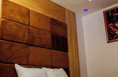 Alimosho Hotel | Del Migos Hotel & Suites