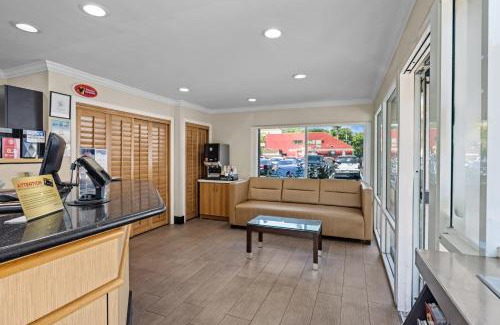 Anaheim Resort Hotel | Del Sol Inn Anaheim