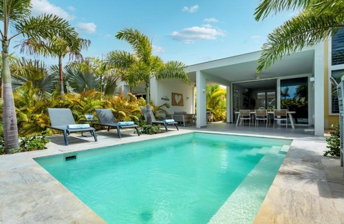 Belnem Villa | Delfins Residences