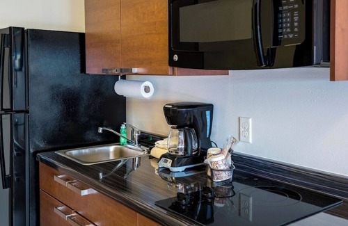 Aberdeen Hotel | Delight in Aberdeen’s Best – Pet-Friendly Room & Kitchen