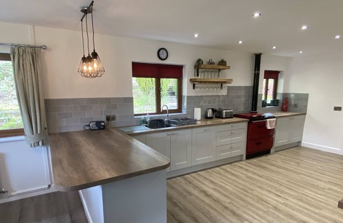 Llandrindod Wells House | Delightful bungalow in historic village of Abbey Cwmhir