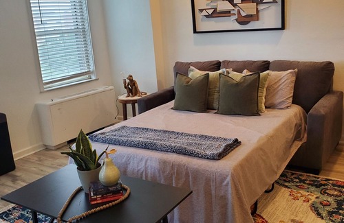 Peachtree Center Condo | Delightful condo with AC in vibrant Atlanta