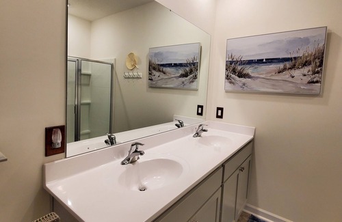 Oak Ridge House | Delightful home with lake view!