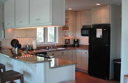 West Tremont House | Delightful Maine Home with Panoramic Views of Water and Sky!