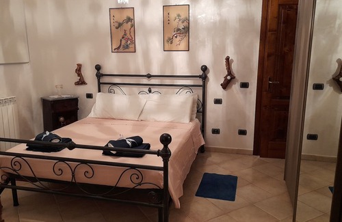 Lake Bracciano Apartment | Delightful Rooms With Private Bathrooms in an Independent Apartment With Garden