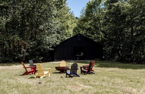North Woodstock Other | Delightful Safari Tent with Fire Pit and Sauna in North Woodstock, New Hampshire