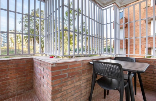 Sarria Apartment | Delightful Sarrià 3BR, w/Doorman & Fresh Renovation, by Blueground
