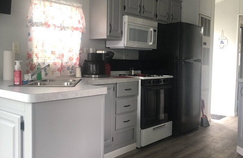 Johnstown House | Delightful, Serene Tiny Home- Casa Villa
