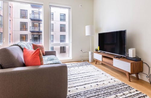 Alphabet Historic District Apartment | Delightful Studio Apartment in Portland + Pets OK