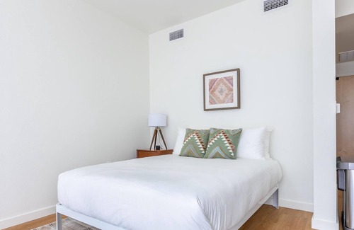 Alphabet Historic District Apartment | Delightful Studio Apartment in Portland + Pets OK