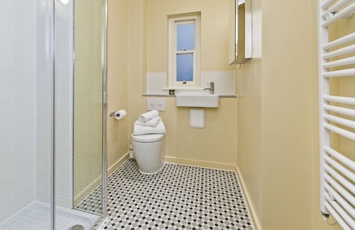 Camden Town with Primrose Hill Apartment | Delightful Studio in Primrose Hill