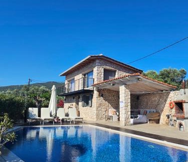 Evgiros Villa | dell Mar stone house