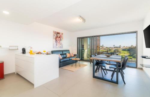 Correeira Apartment | Delnatte Green By ALzira