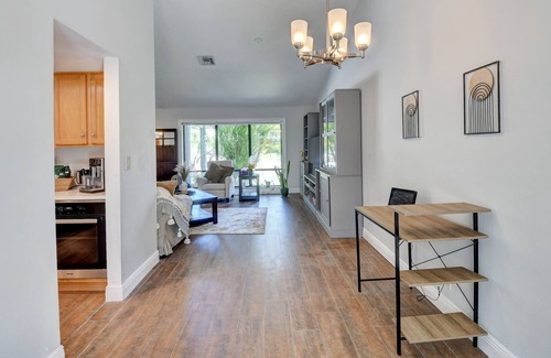 Tropic Palms House | Delray Smart House | BEACH 2miles | Near Dowtown