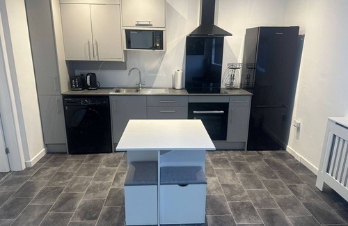 Warrington Apartment | Dels Apartment