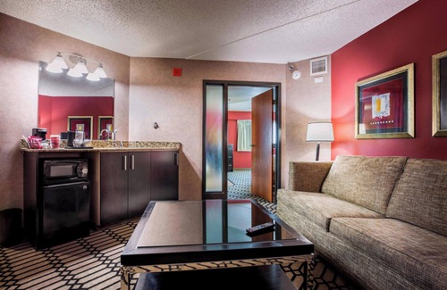Fargo Hotel | Delta Hotels by Marriott Fargo