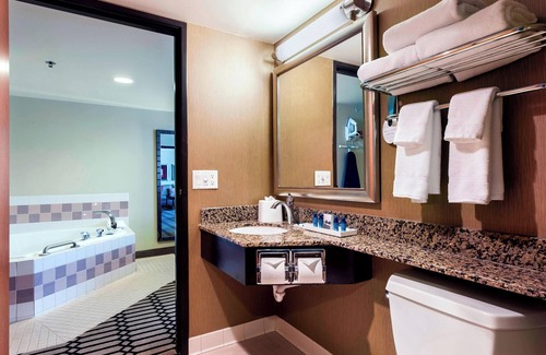 Fargo Hotel | Delta Hotels by Marriott Fargo