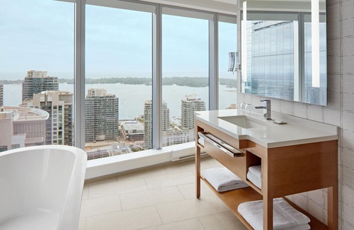 Toronto Entertainment District Hotel | Delta Hotels by Marriott Toronto