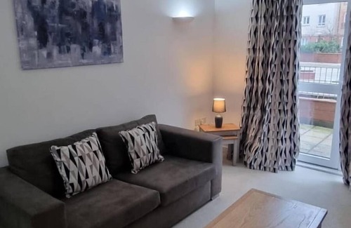 Northampton Apartment | Delta One 2 Bedroom Flat