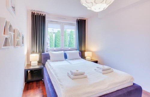 Lodz Apartment | Deluxe Apartment Smulsko Kids Room Terrace Parking