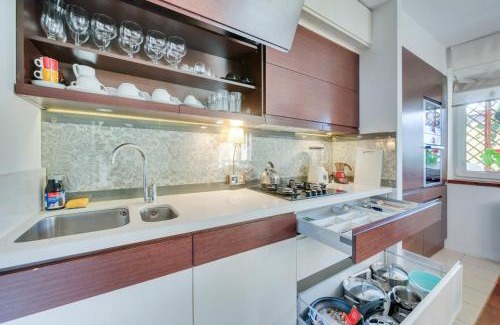 Lodz Apartment | Deluxe Apartment Smulsko Kids Room Terrace Parking