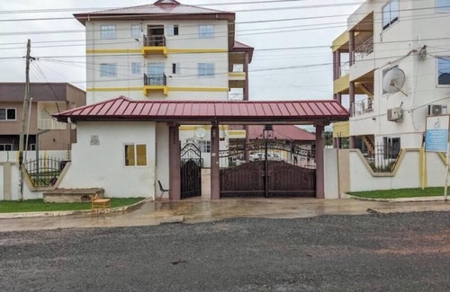 Osu Klottey Apartment | Deluxe apt in East Legon - 4002