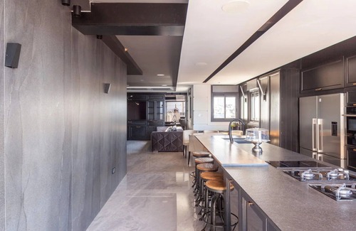 Bat Yam Apartment | Deluxe Beachfront 3BR Penthouse