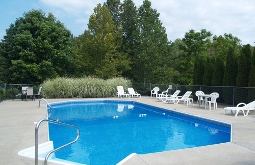 Eckerty Cabin | Deluxe Cabin 8 with JACUZZI TUB. Located on Patoka Lake in Southern Indiana