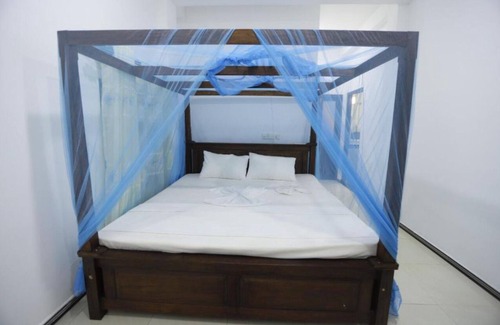 Pelena Hotel | Deluxe Double Room with Balcony 2/2 people - Surfside Retreat Weligama