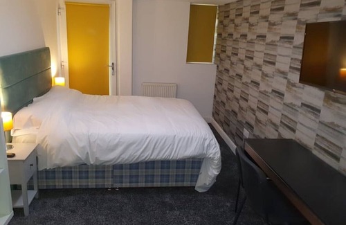 Huddersfield Hotel | Deluxe Double Room x