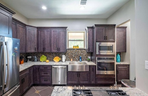 Northside House | Deluxe House in the Heart of Houston
