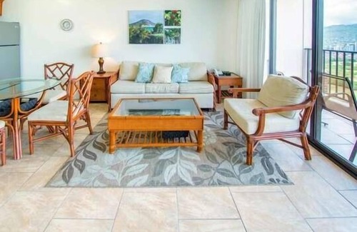 Waikiki Condo | Deluxe Panoramic Mountain View Condo - 37th Floor, Free parking & Wifi by Koko Resort Vacation Rentals