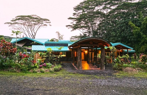 Pahoa Cabin | Deluxe Premium Cabin at Eco Retreat & Farm-Stay