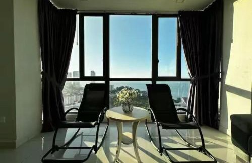 Seri Tanjung Pinang Apartment | Deluxe Seaview Suite Tripe Bed with bath tub