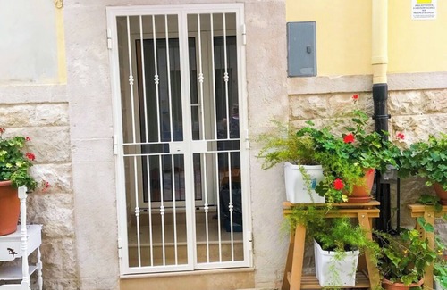 Molfetta Apartment | Deluxe Stone House
