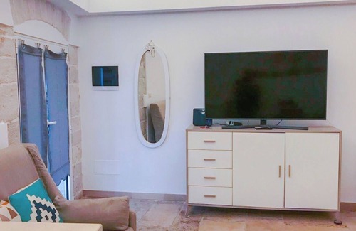 Molfetta Apartment | Deluxe Stone House