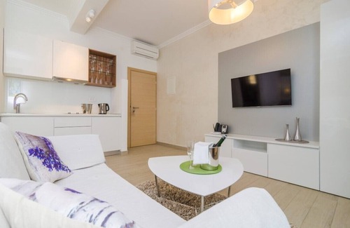 Saplunara Apartment | DELUXE STUDIO - TOUCH OF INFINITY