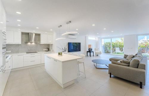 Los Cristianos Villa | Deluxe Villa Tenerife Los Cristianos