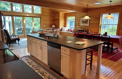 Southwest Harbor House | Deluxe Waterfront Cottage on Somes Sound