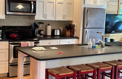 Southwest Harbor House | Deluxe Waterfront Cottage on Somes Sound