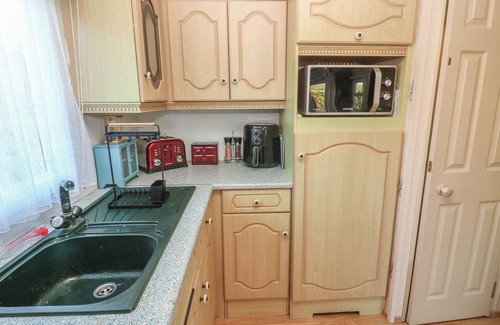 Carnbrea Cottage | DEMELZAS RETREAT, country holiday cottage, with pool in Redruth